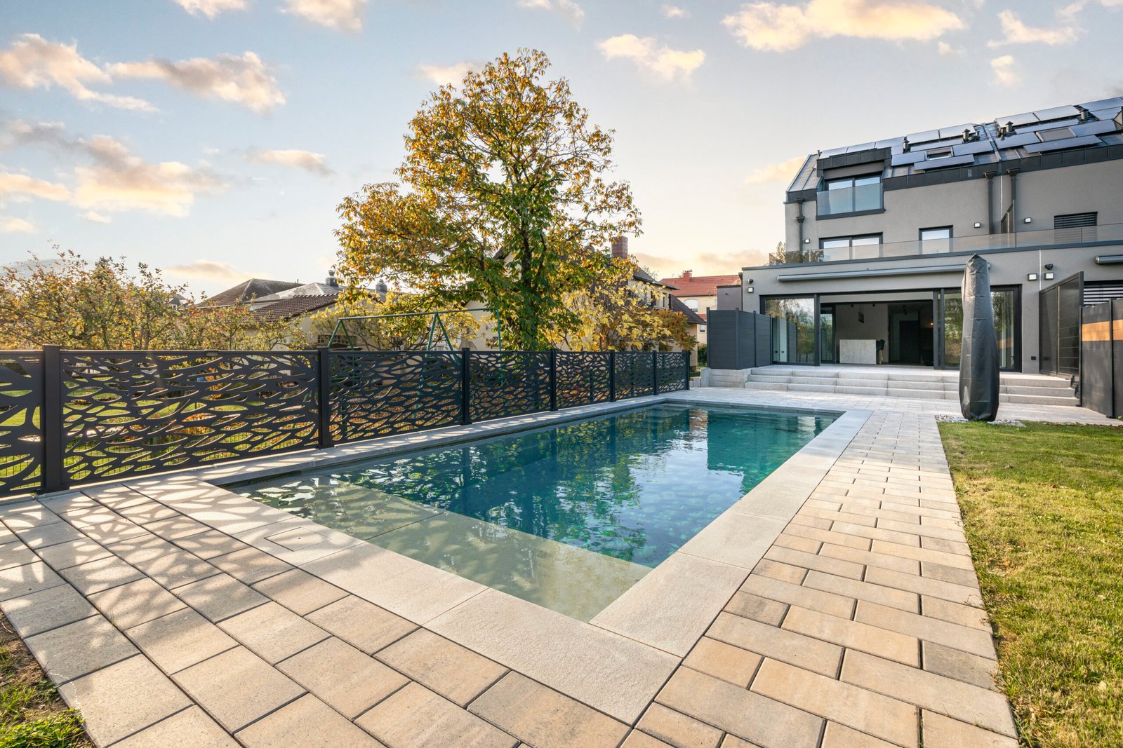 Maison jumelée 4 chambres à Mondercange avec piscine